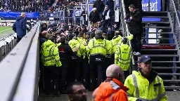 'Familieclub' sc Heerenveen baalt van geweld in stadion waarbij kind gewond raakte