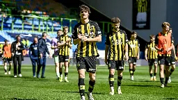 Vitesse krijgt achttien punten in mindering en is officieel gedegradeerd