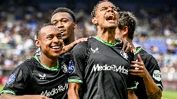 Feyenoord herstelt zich in oude 4-3-3-formatie met ruime zege op PEC