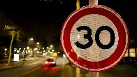 30 km/u in bijna heel Amsterdam is veiliger en levert ook geld op