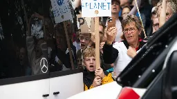 'Politie gaf arrestatie van 32 minderjarige klimaatactivisten door aan Veilig Thuis'