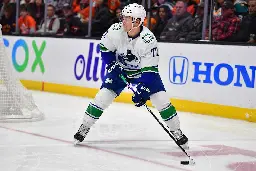 Vancouver Canucks trade Anthony Beauvillier to Chicago Blackhawks